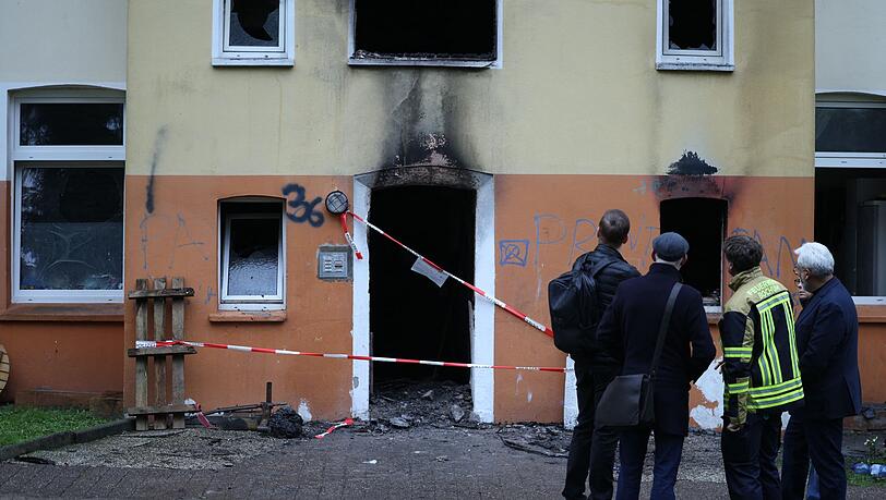 Das stark beschädigte Mehrfamilienhaus nach dem Feuer in Bochum Das stark beschädigte Mehrfamilienhaus nach dem Feuer in Bochum