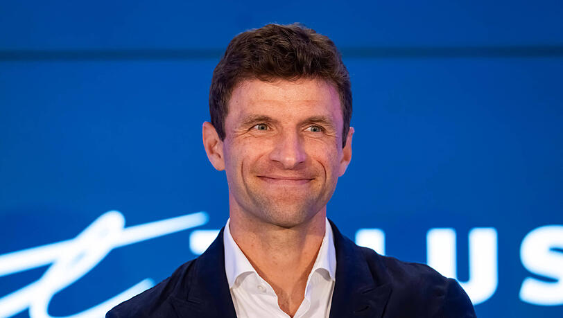 Thomas Müller freut sich über Besuch aus der Heimat.