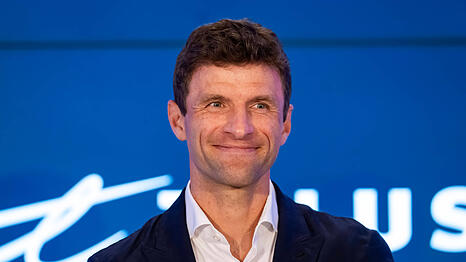 Thomas Müller freut sich über Besuch aus der Heimat.