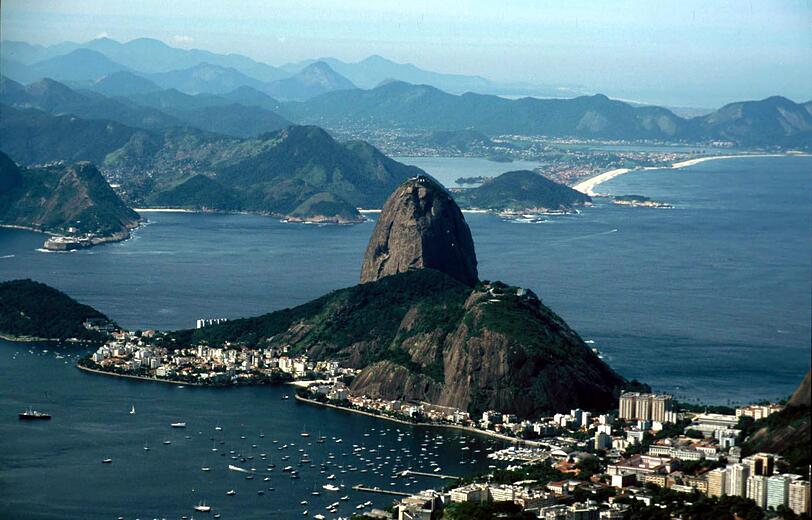 Rio: Aussicht vom Corcovado auf Rio und den Zuckerhut