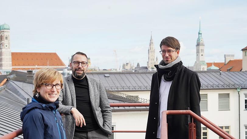 Hardi mit den AZ-Lokalchefs Sophie Anfang und Felix Müller. Hardi mit den AZ-Lokalchefs Sophie Anfang und Felix Müller.
