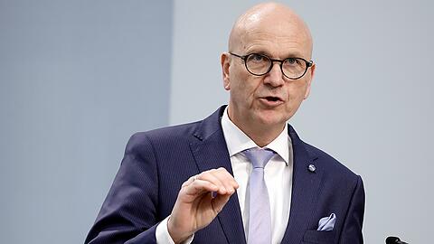 Gemeindetagspräsident Uwe Brandl warnt vor immer knapperen Kassen. (Archivbild)