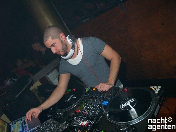 "Big Bill Bar" im Ruby (Freitag 11.11.2011). Mehr Fotos von dieser Party sehen Sie unter: