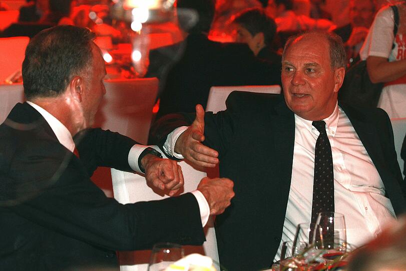 Bittere Niederlage für die Bayern: Beim Bankett war die Stimmung auf dem Boden. Die Bilder