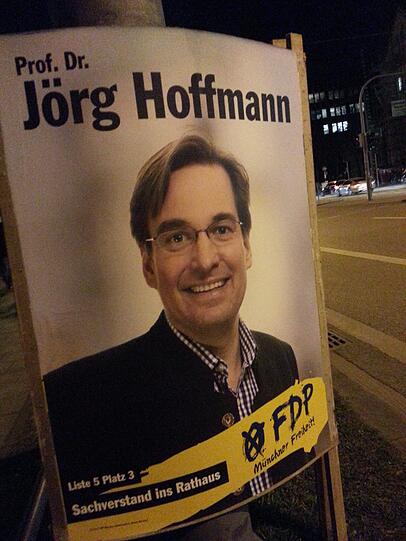 Das Wahlplakat des FDP-Kandidaten Jörg Hoffmann.