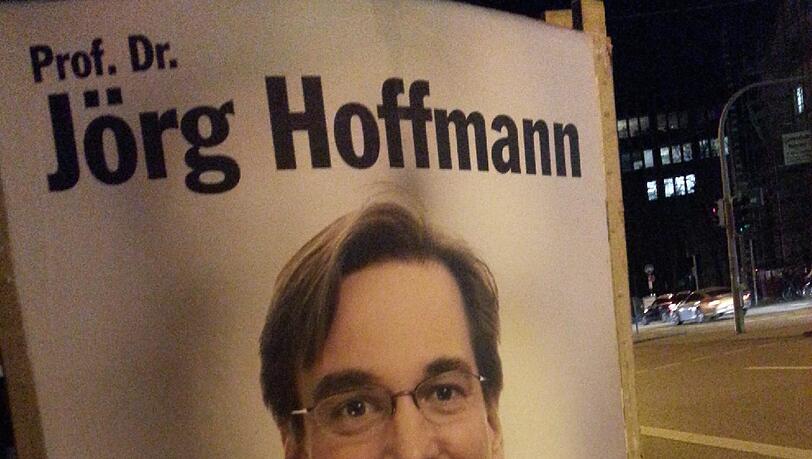 Das Wahlplakat des FDP-Kandidaten Jörg Hoffmann. Das Wahlplakat des FDP-Kandidaten Jörg Hoffmann.