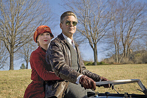 Das werden ihr viele neiden: Renée Zellweger unternimmt im aktuellen Kinofilm &bdquo;Ein verlockendes Spiel&ldquo; einen Ausflug mit Clooney.