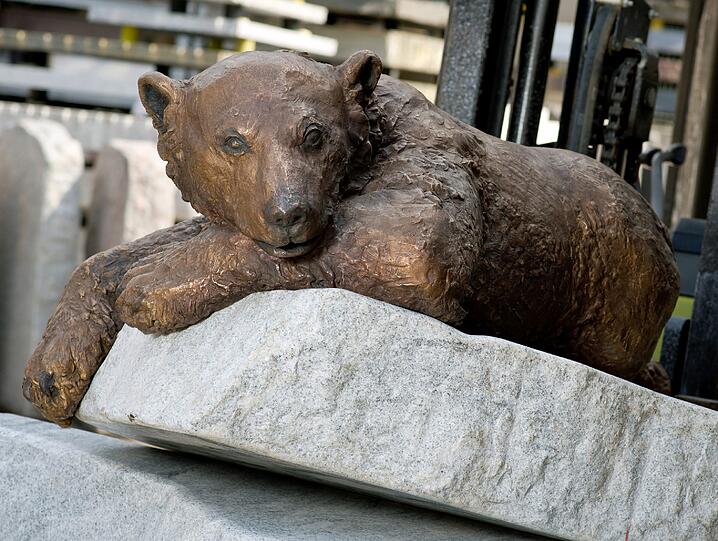Die Bronzestatue von Eisbär Knut wird am 24. Oktober im Berliner Zoo aufgestellt.