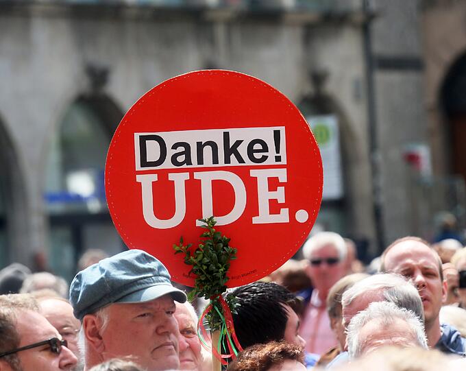 Auf dem Marienplatz hat sich der 66-Jährige am
Mittwoch nach 21 Jahren im Amt von den Bürgern der Stadt
verabschiedet.