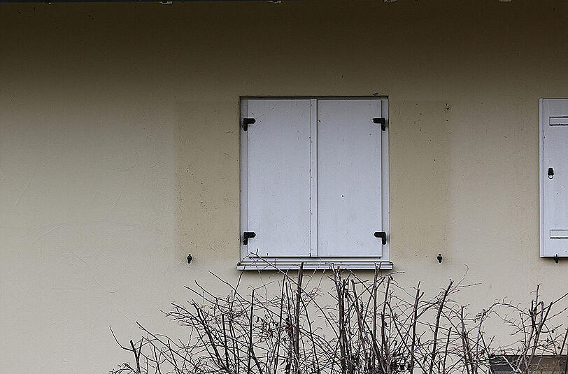 Bilder vom großen SEK-Einsatz in Chieming. Ein 54-jähriger Mann verschanzte sich schwer bewaffnet in seiner Wohnung.