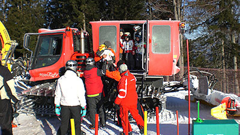 Als Copilot im Pistenbully kann man erleben, wie viel Fingerspitzengefühl es braucht, um so ein 400-PS-Monster zu steuern.