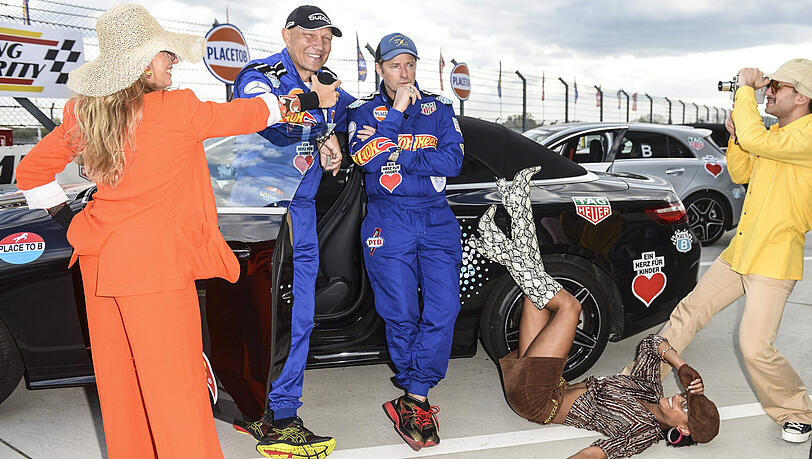 Stars auf der Rennstrecke am Leipziger Porsche-Wert bei der Charity-Veranstaltung für "Ein Herz für Kinder". Die Bilder der Prominenz. Stars auf der Rennstrecke am Leipziger Porsche-Wert bei der Charity-Veranstaltung für "Ein Herz für Kinder". Die Bilder der Prominenz.