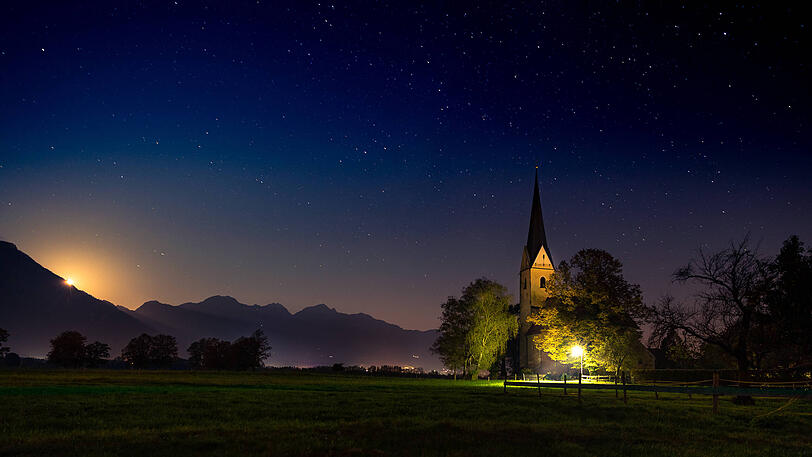 Die Kirche von Nu&szlig;dorf am Inn.