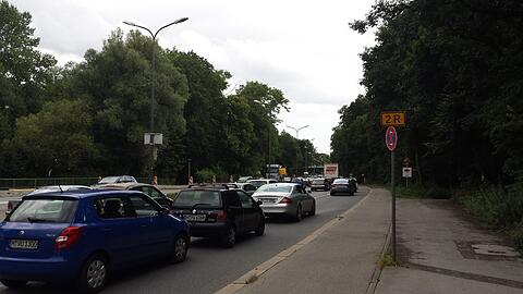 Frustfaktor für Autofahrer und hässliche Narbe im Englischen Garten: der Isarring soll jetzt tatsächlich durch den Tunnel ersetzt werden.