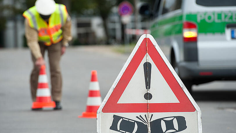 Der 31-jährige Audi-Fahrer wurde nur leicht verletzt, kam aber aufgrund des epileptischen Anfalls
zur stationären Behandlung in ein Krankenhaus. (Symbolbild) Der 31-jährige Audi-Fahrer wurde nur leicht verletzt, kam aber aufgrund des epileptischen Anfalls
zur stationären Behandlung in ein Krankenhaus. (Symbolbild)