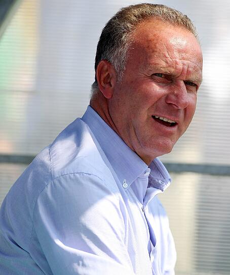 Rummenigge sagte: "Ich bewundere Neuer, wie gelassen und souverän er damit umgeht."