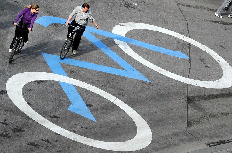In Bayern gibt es bereits 8000 Kilometer Radwege. In Zukunft sollen es noch mehr werden.