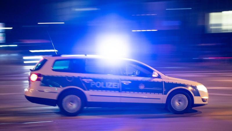 Nach einem tödlichen Verkehrsunfall ermittelt die Polizei wegen unterlassener Hilfeleistung. Foto: Lino Mirgeler/Archiv Nach einem tödlichen Verkehrsunfall ermittelt die Polizei wegen unterlassener Hilfeleistung. Foto: Lino Mirgeler/Archiv