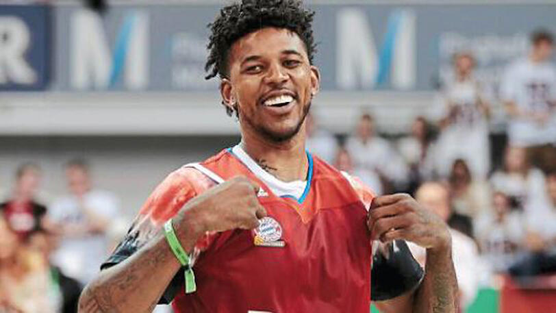 Nur ausnahmsweise im Bayern-Trikot: Nick Young, Spitzname "Swaggy P", von den LA Lakers im Audi Dome.