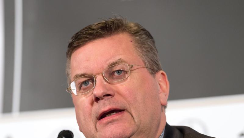 Fordert von der Nationalmannschaft zu zeigen, dass der Umbruch auch Gestalt annimmt: DFB-Boss Grindel. Fordert von der Nationalmannschaft zu zeigen, dass der Umbruch auch Gestalt annimmt: DFB-Boss Grindel.