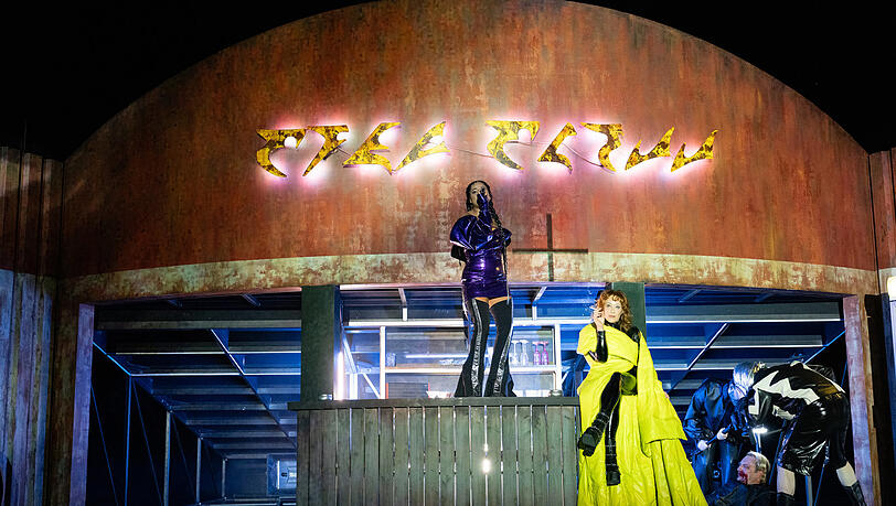 Isabell Antonia Höckel, Myriam Schröder und Steven Scharf in "Sankt Falstaff". Isabell Antonia Höckel, Myriam Schröder und Steven Scharf in "Sankt Falstaff".