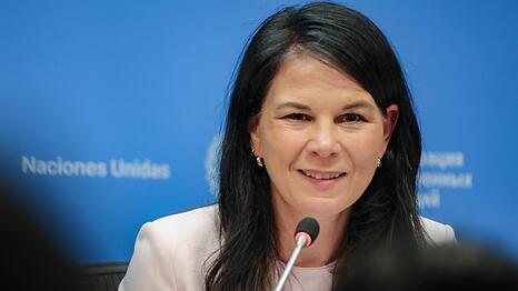 Annalena Baerbock ist nach Mailand gereist, um als Vertreterin der UN die Olympische Flamme zu tragen.