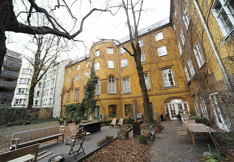 So schaut&rsquo;s derzeit aus im Radspeilergarten: die Fläche ab dem Brunnen wird schon bald zur Großbaustelle.