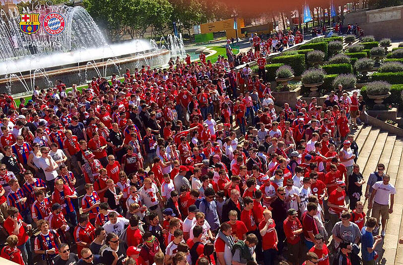 Bayern-Fans belagern Barcelona: Bei strahlendem Sonnenschein strömen Tausende von Bayern Fans durch Barcelona. Die Bilder.