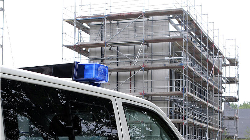 Auf einer Baustelle im Münchner Nordosten hat der Zoll sieben illegal Beschäftigte festgenommen (Symbolbild).