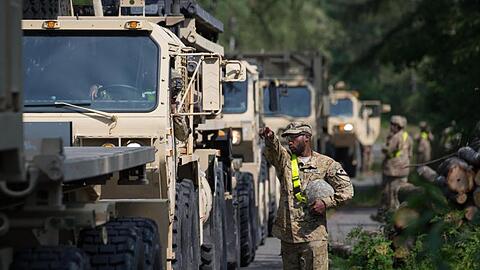 US-Militärfahrzeuge während einer Übung in Nordrhein-Westfalen im Jahr 2018. In Deutschland sind rund 34.500 US-Soldaten stationiert.