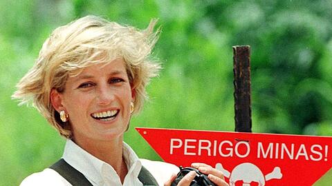 Prinzessin Diana setzte sich gegen Landminen in Angola ein. In solchen Momenten war das große Interesse an ihrer Person ein Geschenk.