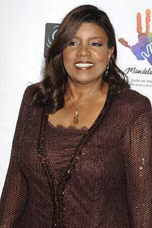 Diese Dame ist verantwortlich für den seit 1978 gängigen Ohrwurm, an dem sich immer noch keiner sattgehört zu haben scheint: Disco-Sängerin Gloria Gaynor.