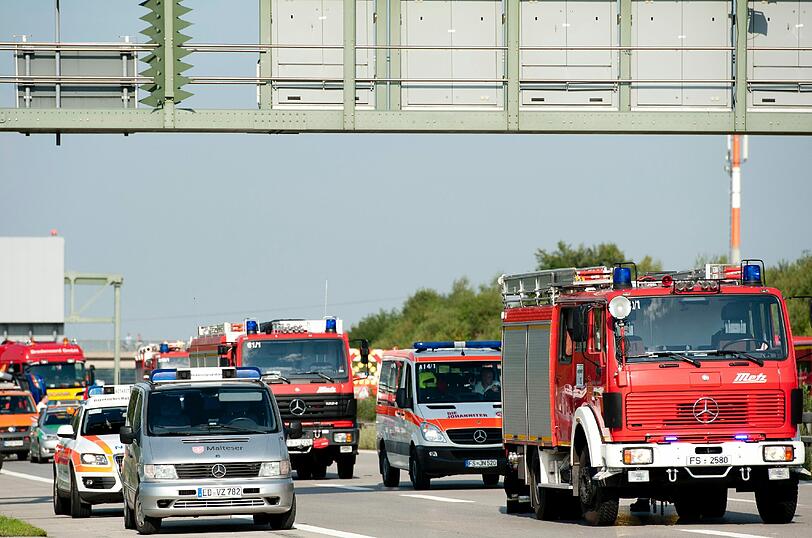 Busunglück in Freising: Die Bilder vom Unfallort