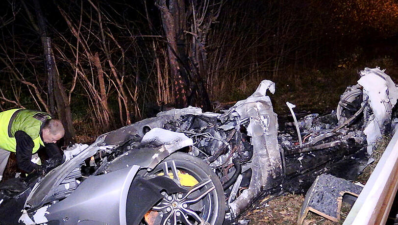 In diesem Ferrari-Wrack verbrannten zwei Menschen. In diesem Ferrari-Wrack verbrannten zwei Menschen.