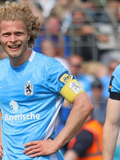 Klare Worte von Capitano Jesper Verlaat (l.): "Es wäre für die Gemütslage extrem bescheiden, die Saison einfach auslaufen zu lassen".