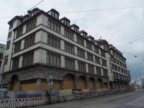 Die Benko-Ruine an der Prielmayer- und Sch&uuml;tzenstra&szlig;e verschandelt noch immer das Stadtbild. Das soll sich aber nun bald &auml;ndern, die Immobilie wurde verkauft.