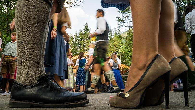 Die Waldfeste am Tegernsee sind im Sommer ein beliebter Treffpunkt.