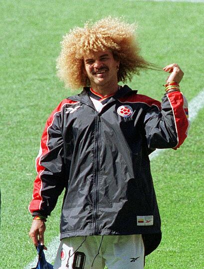 Carlos Valderrama: Er war nicht nur für seine außergewöhnlichen Fähigkeiten als Spielmacher und seine Figur bekannt, sondern auch für seine Schauspiel-Einlagen.