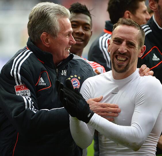 So ausgelassen feiern die Bayern-Spieler den Meistertitel. Die schönsten Jubel-Bilder!