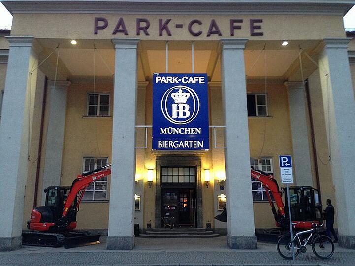 Seit 1. Januar wird sechs Tage die Woche gewerkelt - jetzt ist die aufwendige sanierung des Park Cafés bald fertig. Am 1. April soll wieder eröffnet werden.