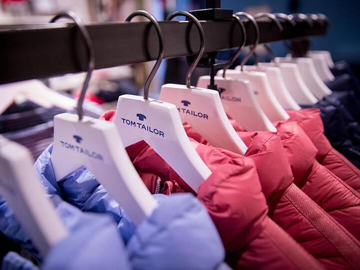 Im zweiten Quartal sank der Umsatz der Tom Tailor Gruppe gemessen am Vorjahreszeitraum um 6,4 Prozent.