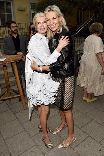 Saskia Greipl-Kostantinidis und Tanja Ehrmannn (l., "Bo Redley").