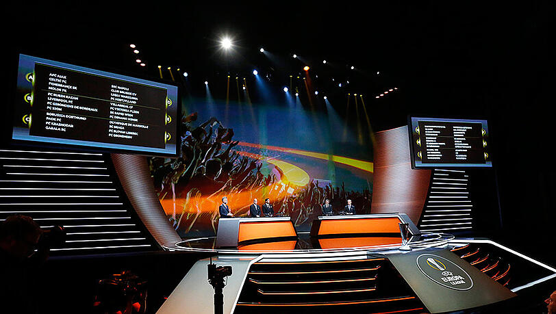 Wie schon die Gruppenphase der Champions League wurden die Europa League Gruppen im Grimaldi Forum in Monte Carlo ausgelost. Wie schon die Gruppenphase der Champions League wurden die Europa League Gruppen im Grimaldi Forum in Monte Carlo ausgelost.