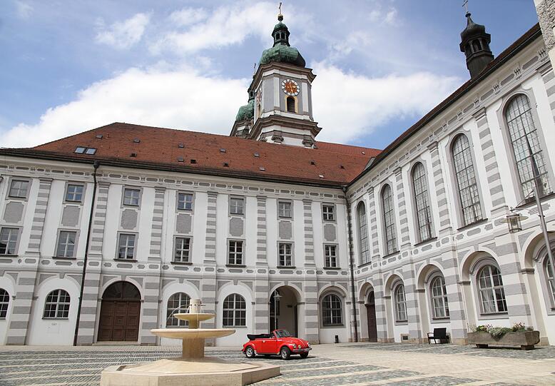 Uschi Dämmrich von Luttitz hat das Kloster Waldsassen besucht.