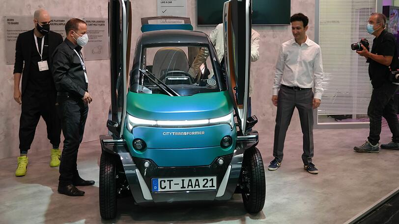 Schmalspur-Auto: Der City-Transformer ist je nach Bedarf mal 1,40 Meter, mal nur einen Meter breit.