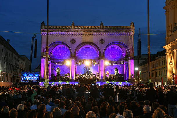 Klassik am Odeonsplatz bei idealen Bedingungen im Juli 2017. Klassik am Odeonsplatz bei idealen Bedingungen im Juli 2017.