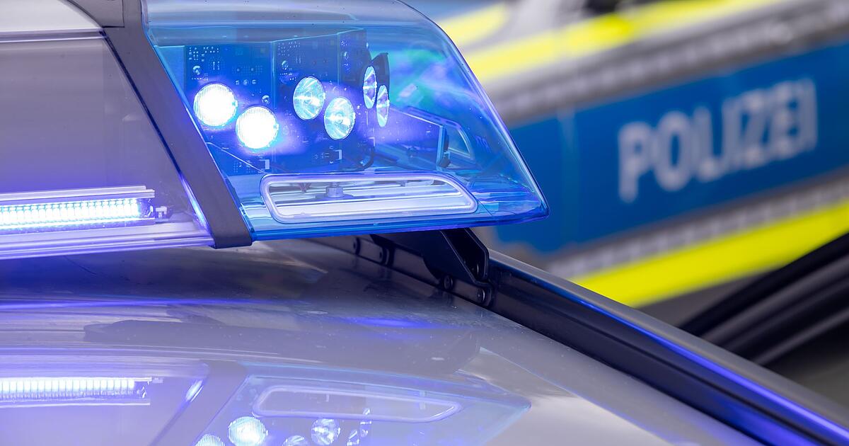 Kettenreaktion-Unfall-Sechs-Autos-besch-digt-Beifahrerin-verletzt