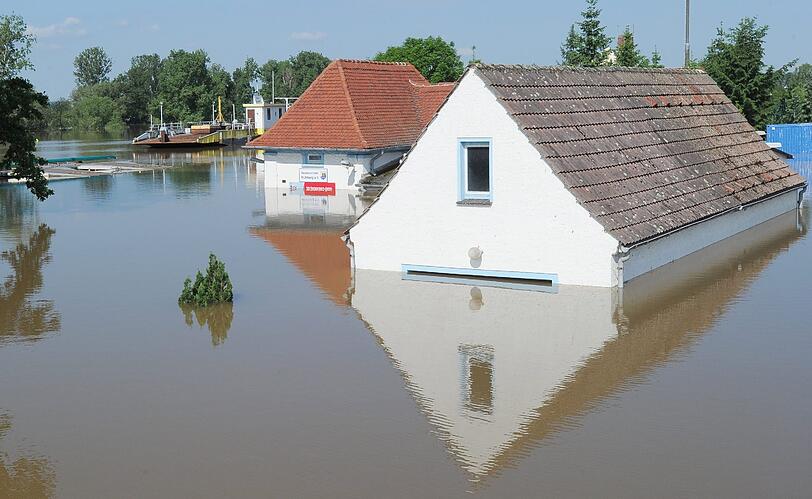 Die Jahrhundert-Flut: Die bewegenden Hochwasser-Bilder.