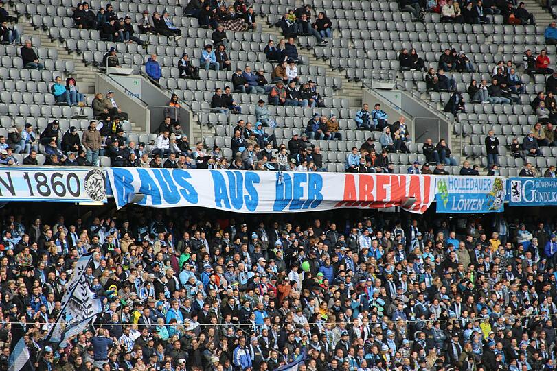 Die Löwen-Fans protestieren: Gegen Investor Hasan Ismaik und die Allianz-Arena.