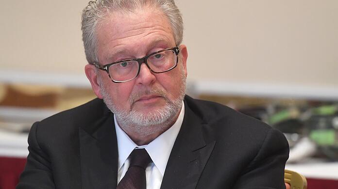 Martin Moszkowicz, der 62-jährige Vorstandsvorsitzende der Constantin Film AG war als Produzent an über 300 Produktionen wie "Die Venusfalle", "Das Parfum", "Das Superweib" oder "Fack ju, Göhte" beteiligt.